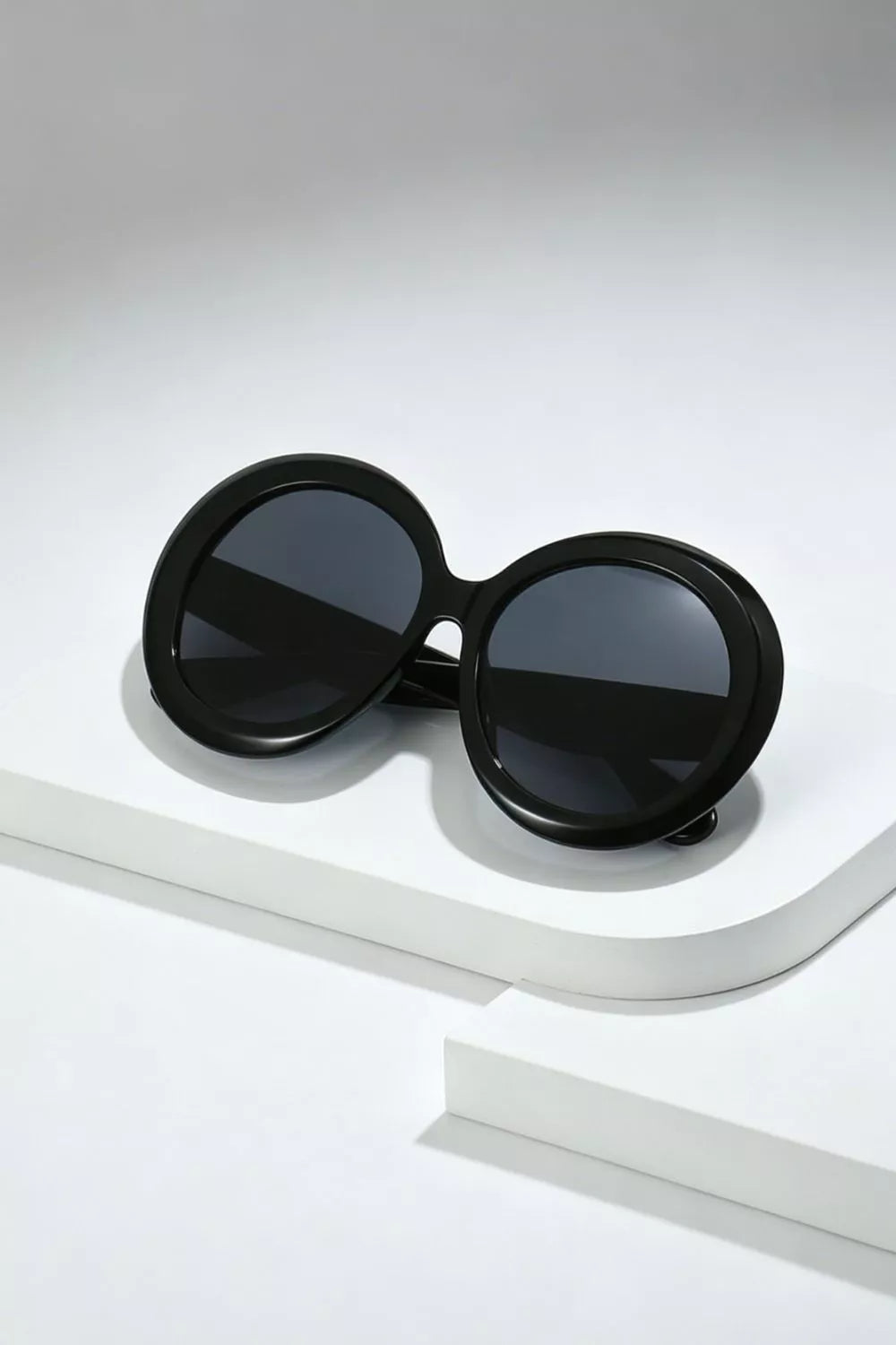 Oversized Round Frame Fashion Sunglasses Secondary image