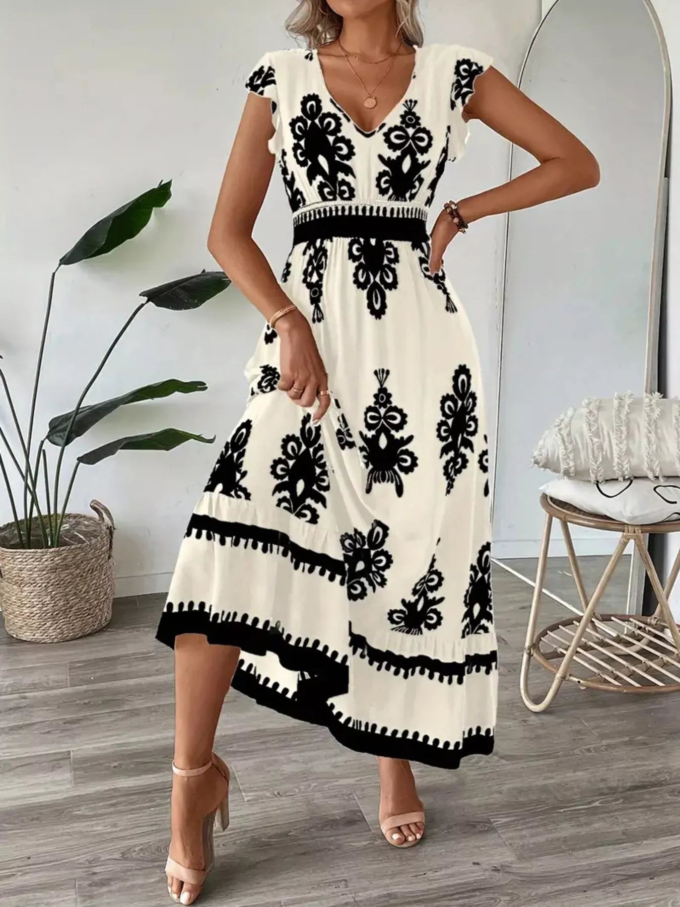 Ruffled Printed V-Neck Maxi Dress Secondary image