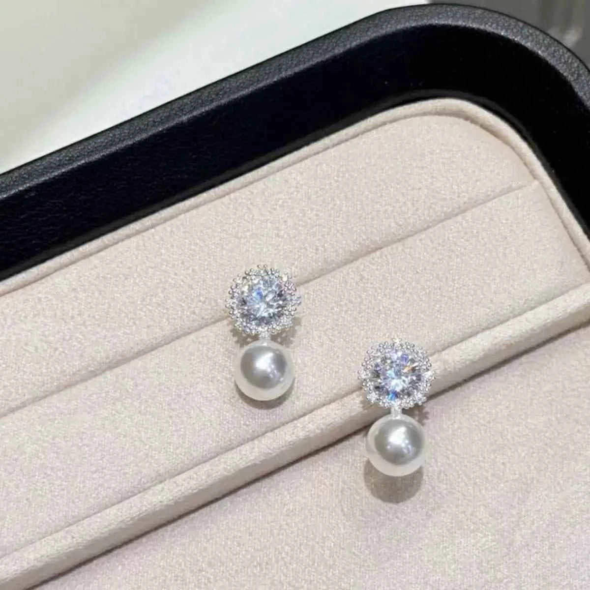 Zircon Pearl Drop Earrings (Silver-Plated) Secondary image