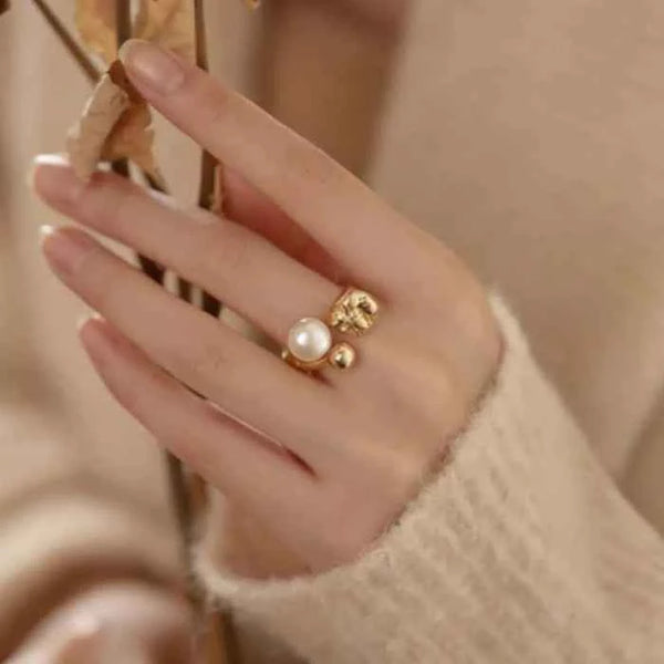 Cutout ring in 18K gold-plated stainless steel — primary view