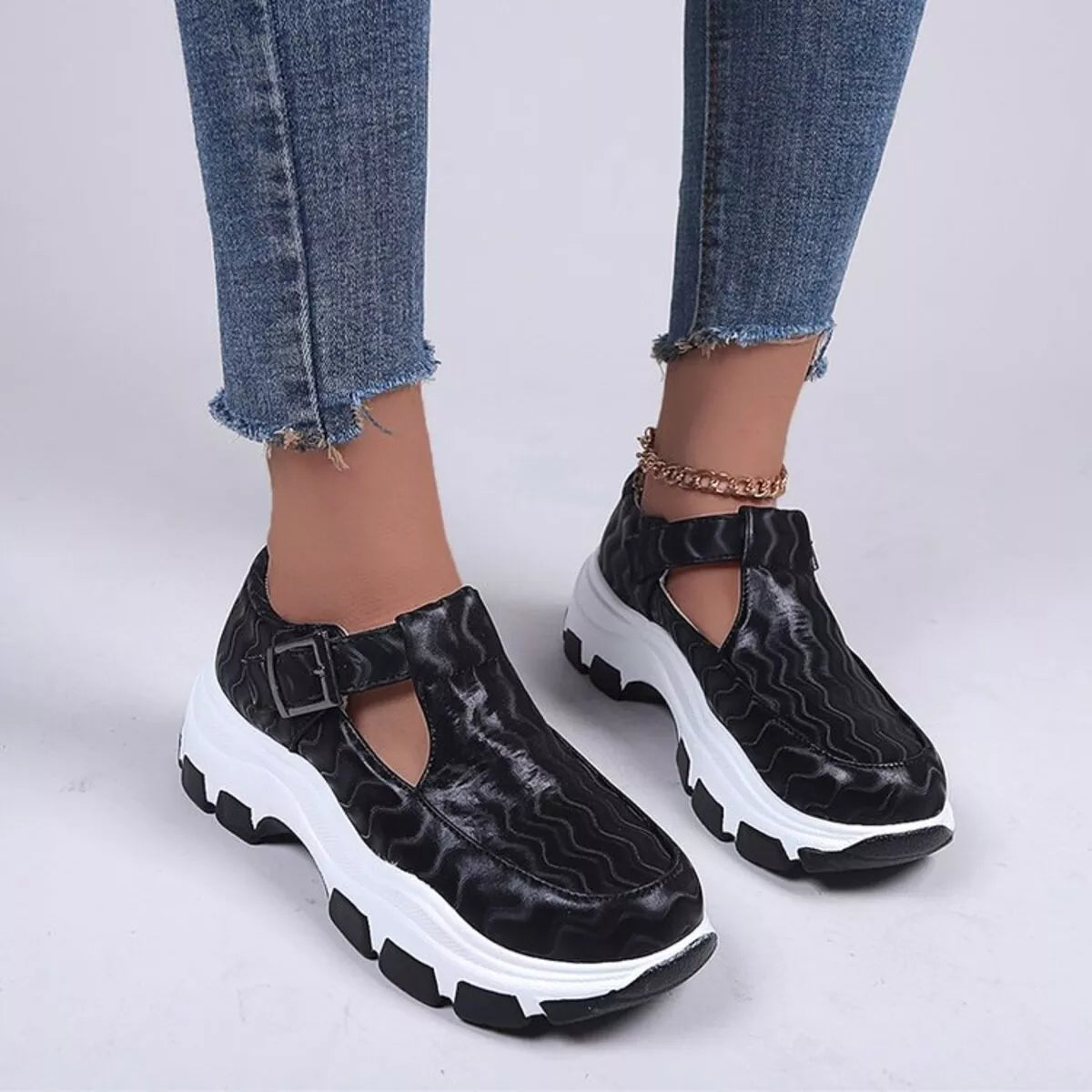Round Toe Platform Sneakers Secondary image