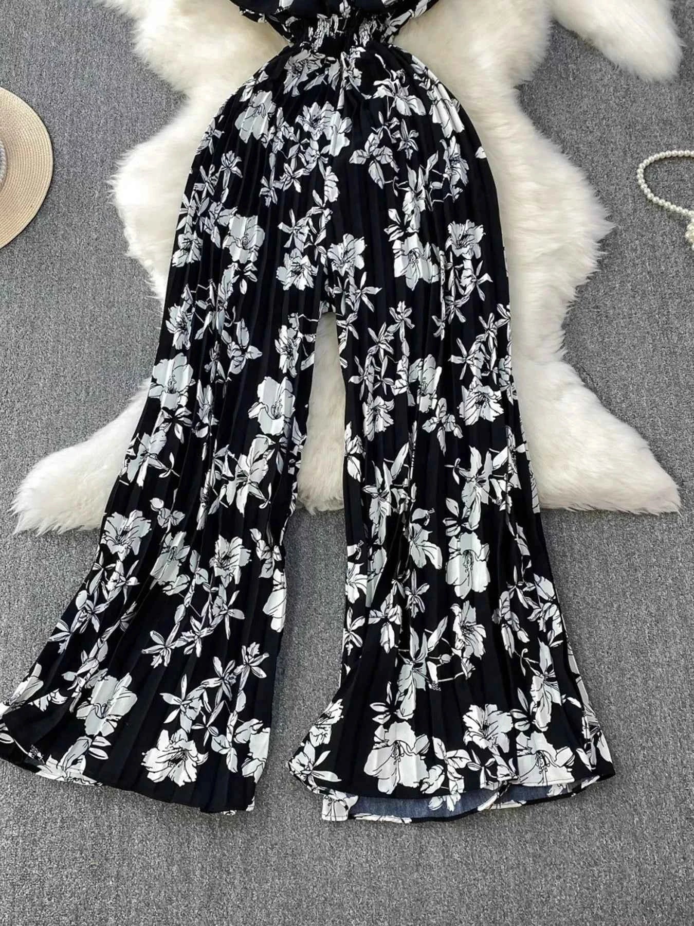 Floral Print Wide Leg Pleated Jumpsuit Secondary image