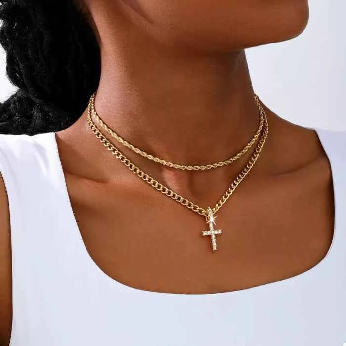 Layered gold chain cross pendant necklace — primary view メイン画像