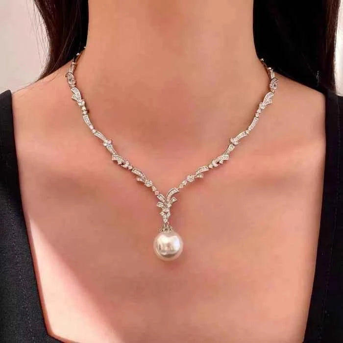 Zircon and pearl pendant necklace — primary view Huvudsaklig produktbild