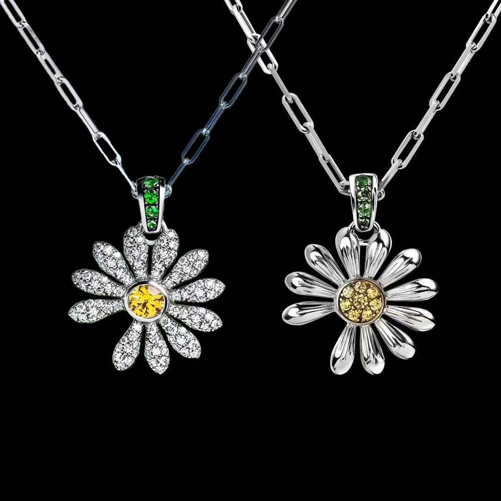 Delicate daisy flower necklace — primary view