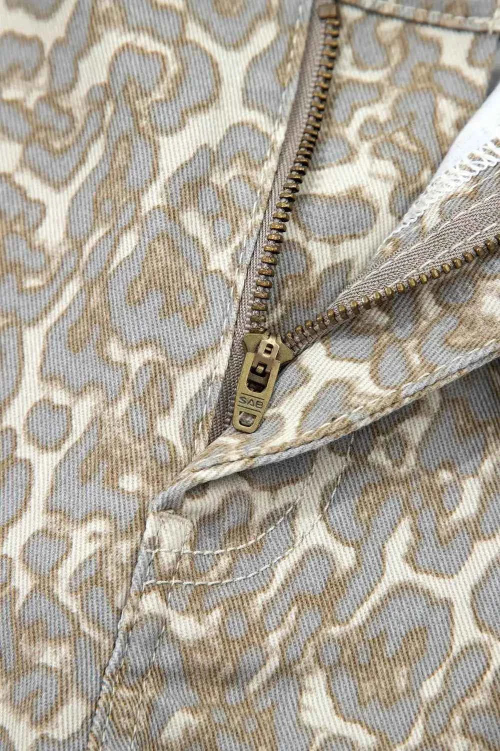Raw Edge Leopard Print Denim Shorts - Splashis