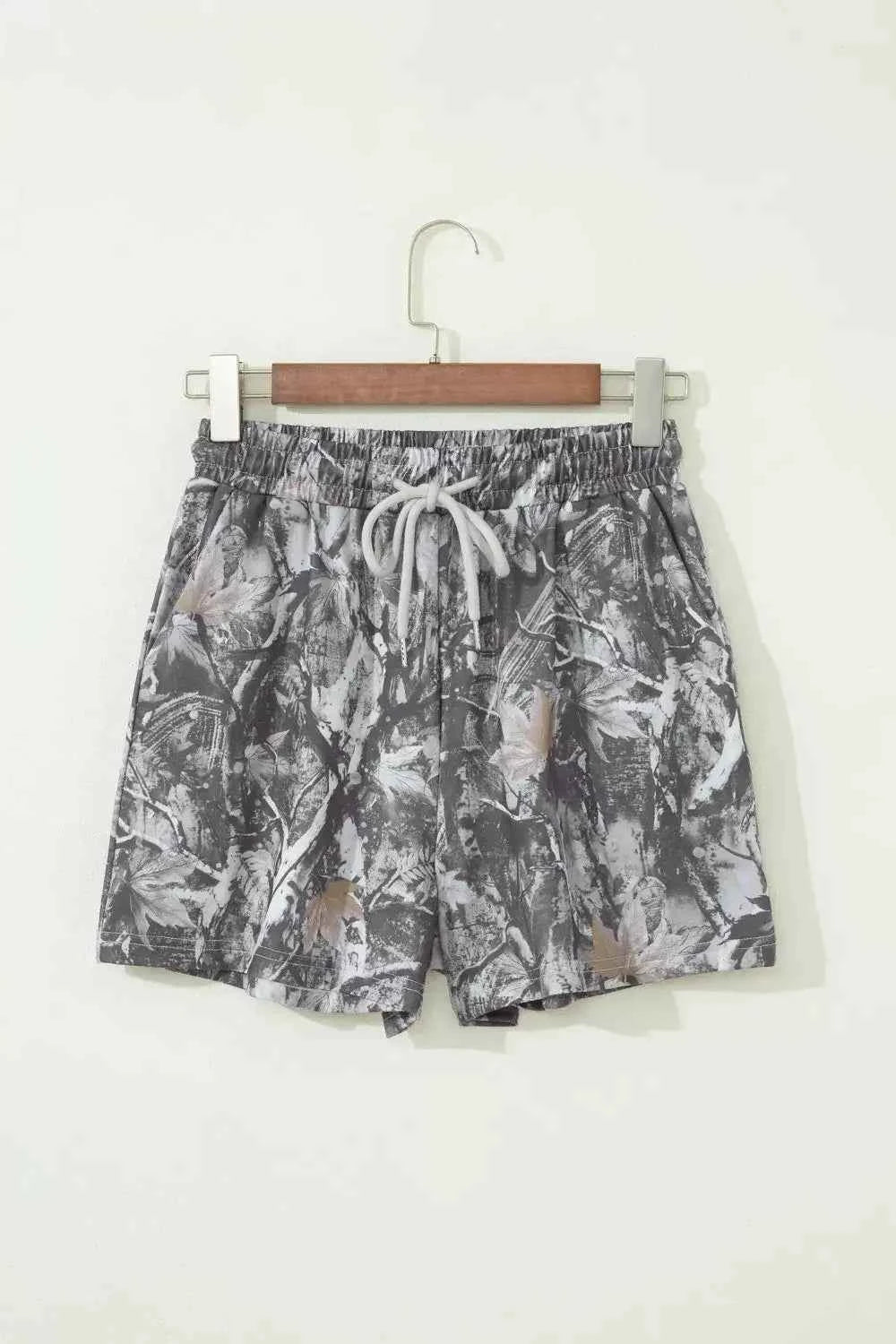Abstract Maple Leaf Printed Tie Elastic Waist Shorts - Splashis