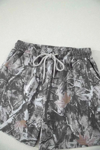 Abstract Maple Leaf Printed Tie Elastic Waist Shorts - Splashis