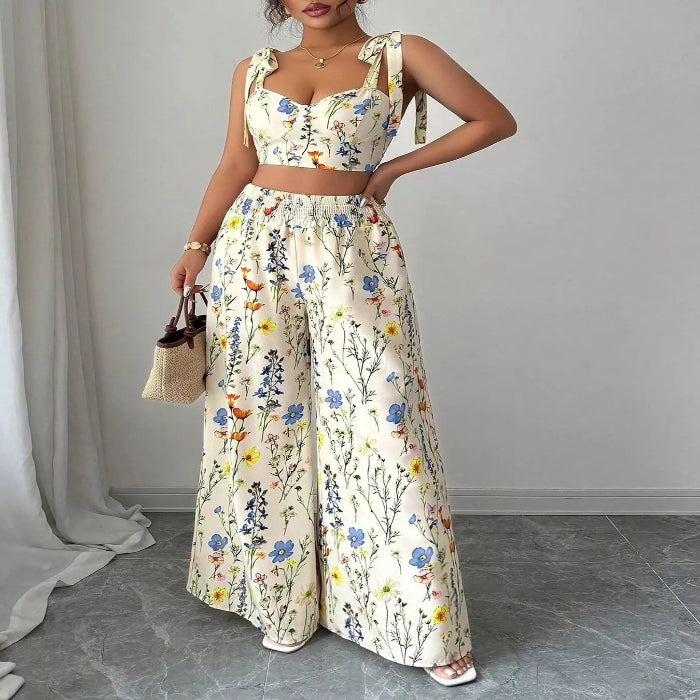 Model wearing the Floral Print Tie-Shoulder Crop Top & Wide Leg Pants Set 主图