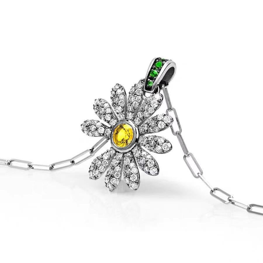 Delicate Daisy Flower Necklace - Splashis