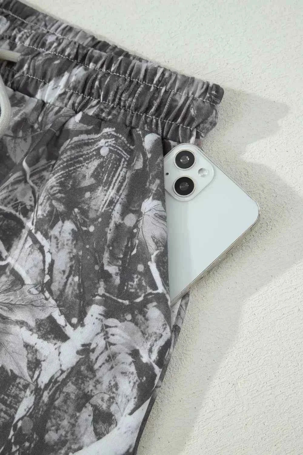 Abstract Maple Leaf Printed Tie Elastic Waist Shorts - Splashis