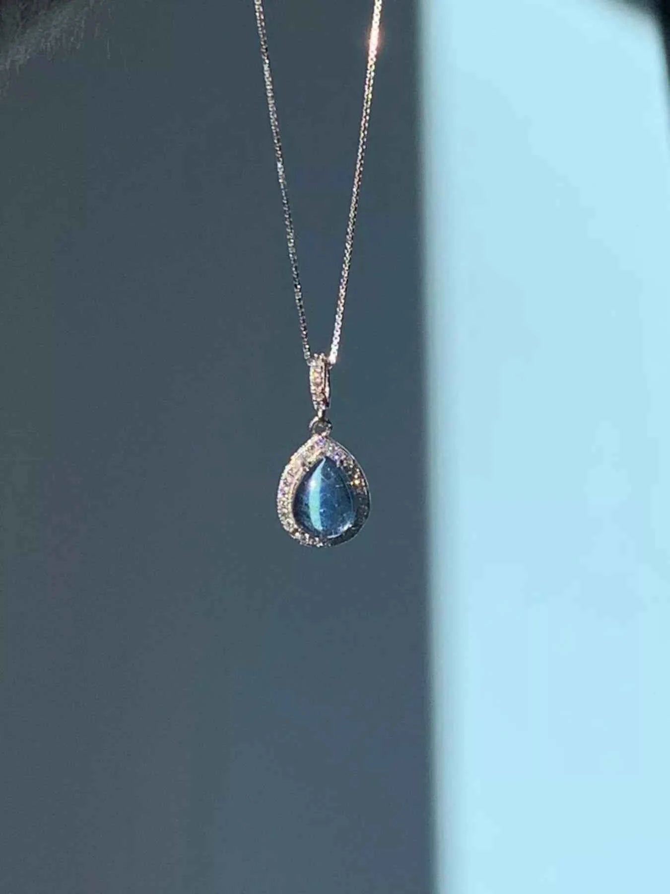 Crystal teardrop necklace in 925 sterling silver — additional view 4