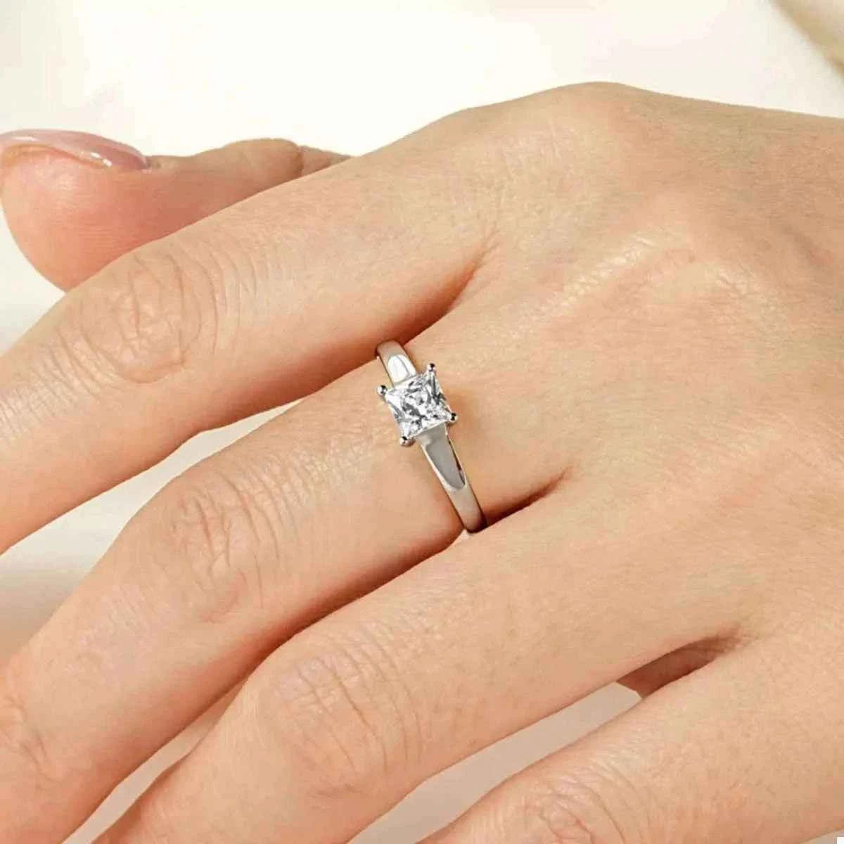 Minimalist Zircon Ring Silver-Plated Secondary image