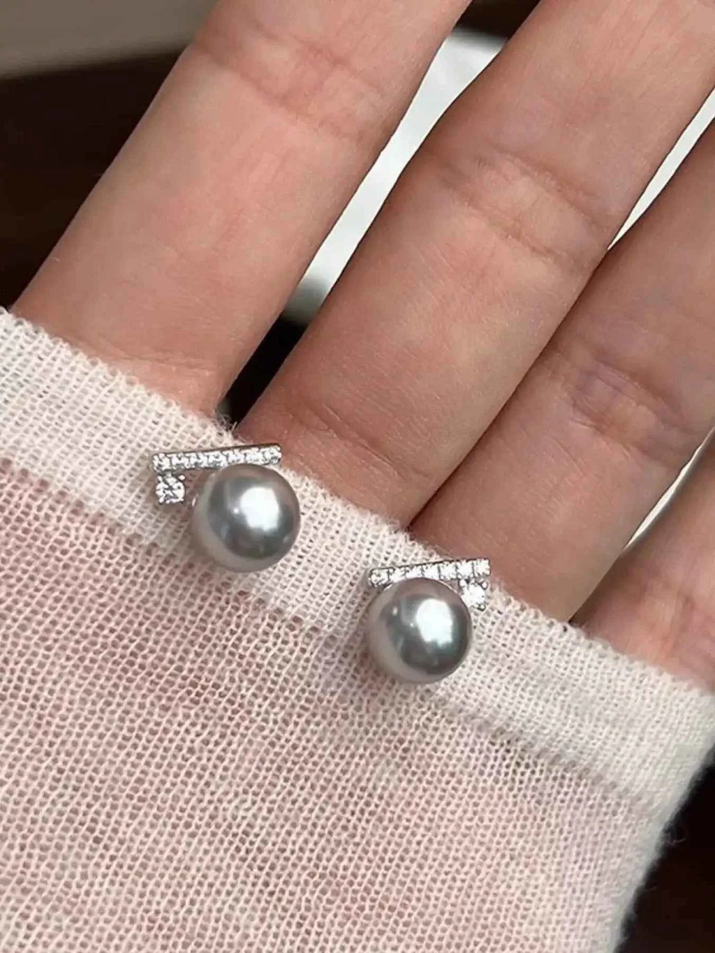 Pearl and zircon stud earrings in 925 silver — additional view 8