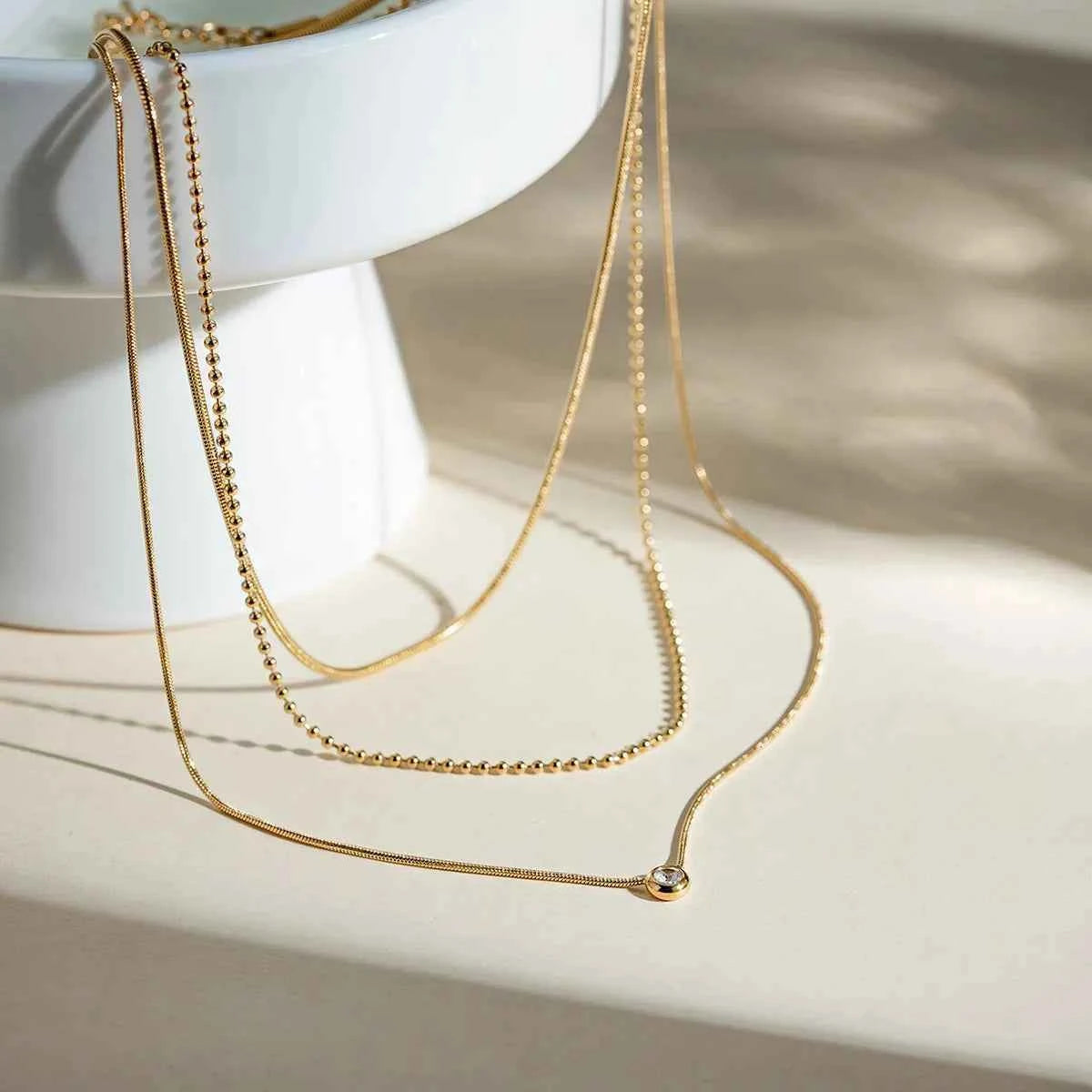 Triple Chain Layered Necklace 18K Gold-Plated Sekundär produktbild