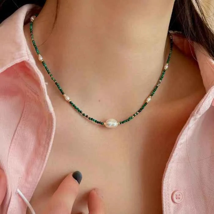 Freshwater pearl and malachite beaded necklace — primary view Huvudsaklig produktbild